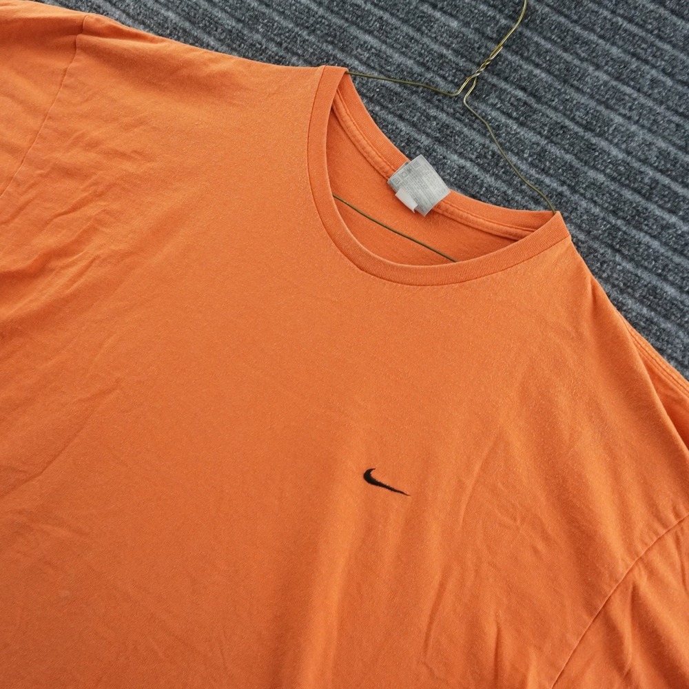 Nike T-Shirt Mens XXL Orange Vintage Y2K Embroidered Center Swoosh Logo Tee